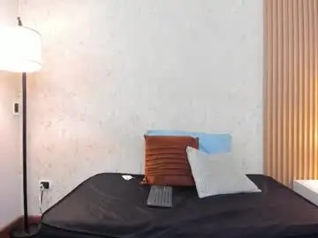 aliceandsia from chaturbate