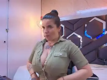 Chaturbate Live Sex Cam of cataleya_sambrano