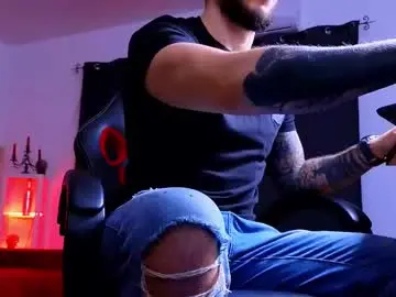 Chaturbate Free Live Porn of mightyaaron