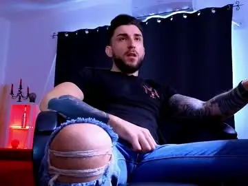 Chaturbate Free Live Porn of mightyaaron