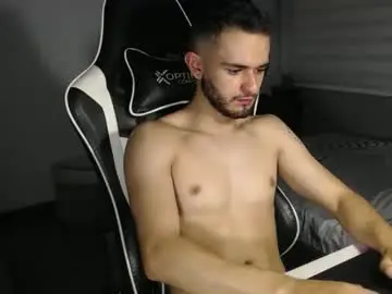 Chaturbate Live Sex Cam of massimo_jiovano