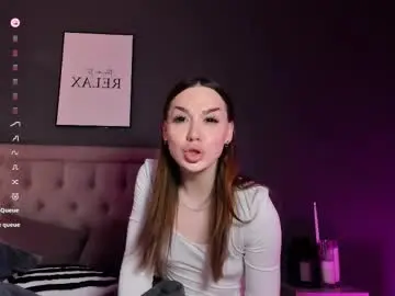 Chaturbate Nude Webcam of alina_39