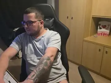 Chaturbate Sex Cam of kevinnlovely95