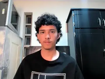 Chaturbate Private Sex Chat of santi_twink19