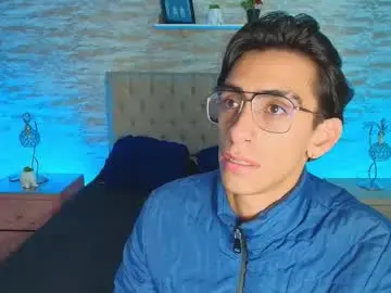 Chaturbate Watch Live Sex Cams of uyukie