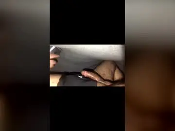 Chaturbate Live Sex Cam of yungdaggerdixk4