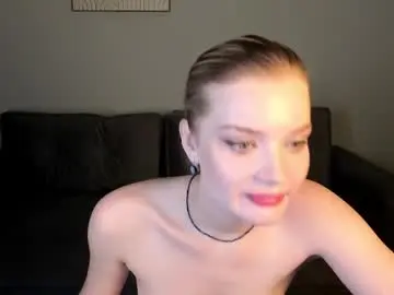 Chaturbate Live Sex Cam of effie_elfy