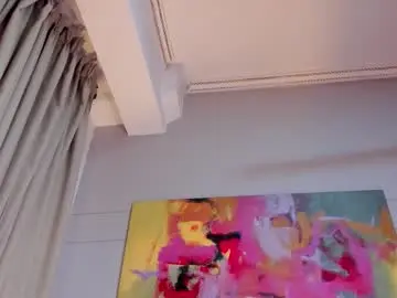 Chaturbate Live Sex Cam of serenaaveline