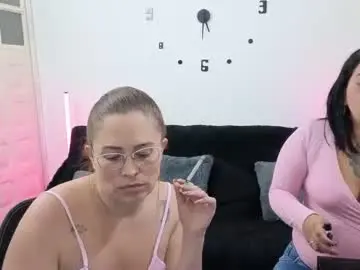 Chaturbate Best live sex cam show of emilyriskhot