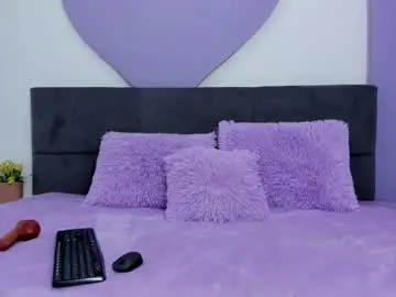 Chaturbate Live Sex Cam of karola_cute_