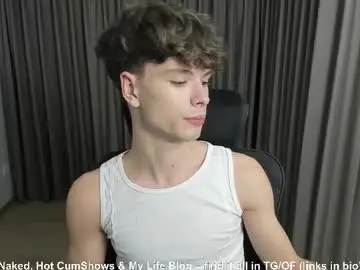 Chaturbate Live Sex Cam of calvin_loves_you