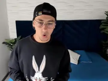 Chaturbate Best live sex cam show of andyjoy_