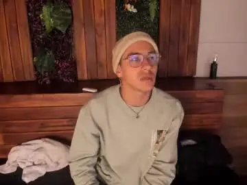 Chaturbate Free Live Porn of andyjoy_