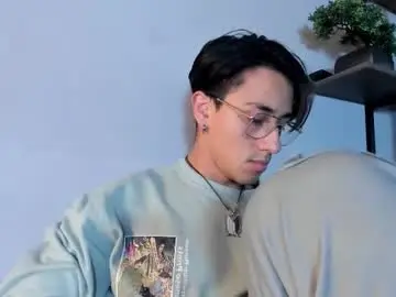 Chaturbate Live Sex Cam of andyjoy_