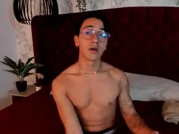 Chaturbate Live Sex Cam of andyjoy_