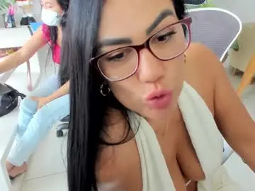 Chaturbate Nude Webcam of emillybrowm