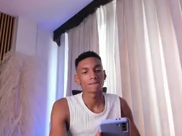 Chaturbate Best live sex cam show of juliensaint_