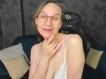 Chaturbate Nude Webcam of lillian_white1