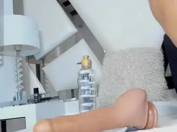 Chaturbate Live Porn of oliviaburningmilf