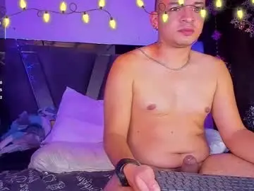 Chaturbate Live Porn of paisas_horny