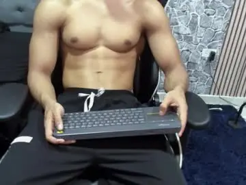 Chaturbate Live Sex Cam of daniel_leconte