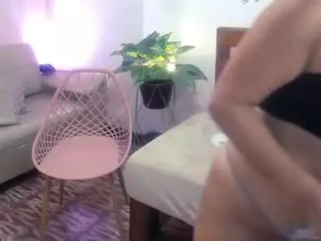 Chaturbate Free Live Porn of yeseniaa25_