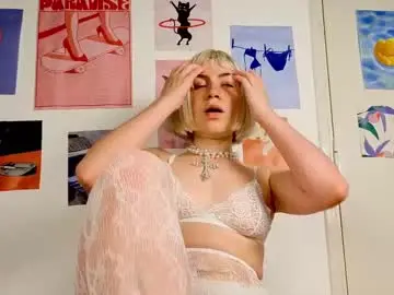 annietinky from chaturbate