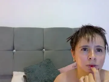 Chaturbate Watch Live Sex Cams of miamackleyn_