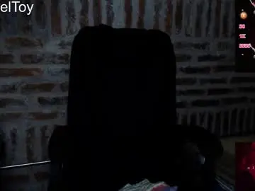 Chaturbate Live Sex Cam of carameltoy4