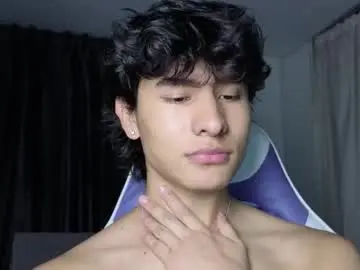 Chaturbate Live Sex Cam of j_u_p_i_t_e_r