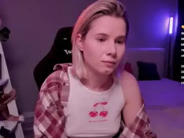 Chaturbate Live Sex Cam of imnotmia