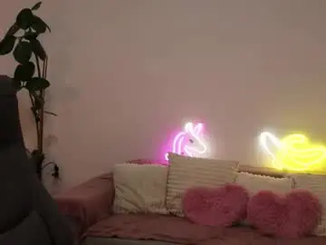 Chaturbate Live Sex Cam of littlestellaspark