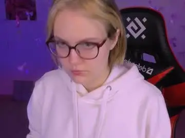 Chaturbate Free Porn Cam of madeline_doll