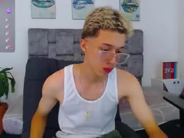 Chaturbate Free Porn Cam of skinny_bigcock20