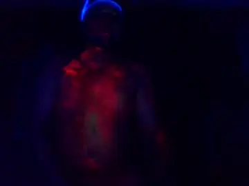 Chaturbate Live Sex Cam of wundrsword33