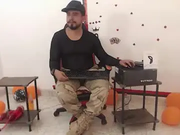 Chaturbate Nude Webcam of kalethbigdick88