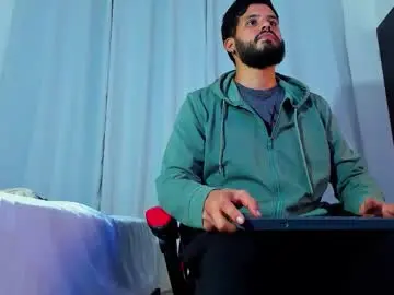 Chaturbate Private Sex Chat of lucasbeaumont