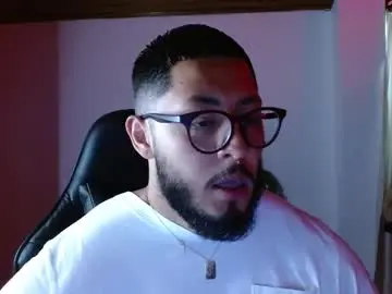 Chaturbate Free Porn Cam of muscle_cock32