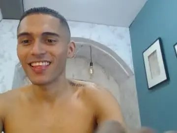 Chaturbate Live Porn of derek_storm_