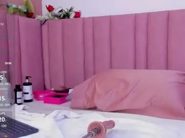 Chaturbate Live Sex Cam of isabella_santos1