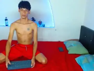 Chaturbate Best live sex cam show of liammendoza98