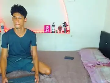 Chaturbate Free Porn Cam of liammendoza98