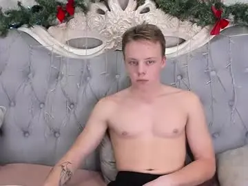 Chaturbate Live Sex Cam of simonwarner