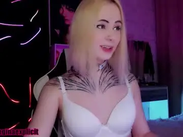 Chaturbate Live Sex Cam of snake_bites