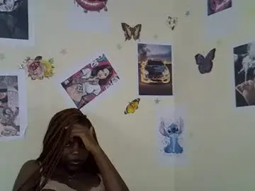 Chaturbate Live Sex Cam of tinnie_e