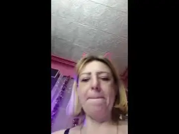 Chaturbate Free Live Porn of shy_girl80