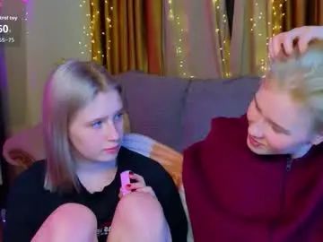 Chaturbate Live Sex Cam of berry_assortment