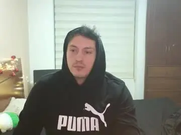 Chaturbate Live Sex Cam of danruiz33