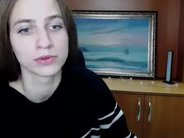 Chaturbate Live Sex Cam of smilequeen_3