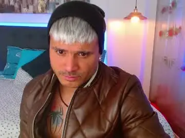 Chaturbate Live Sex Cam of bruno_booss